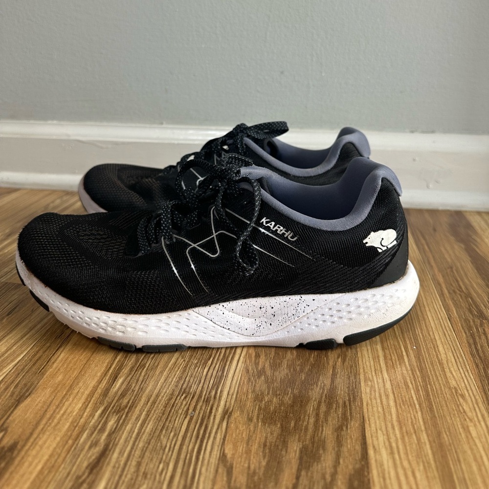 Karhu Ikoni Ortix Womens Size 8.5 Running Shoes Black Athletic Lace Up Sneakers